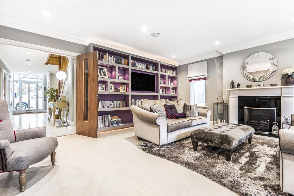 Oatlands Close, Weybridge, KT13 5 bed detached house £2,250,000