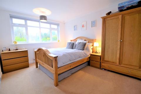 10 Hocombe Drive, Chandler's Ford, Eastleigh, SO53 5QE