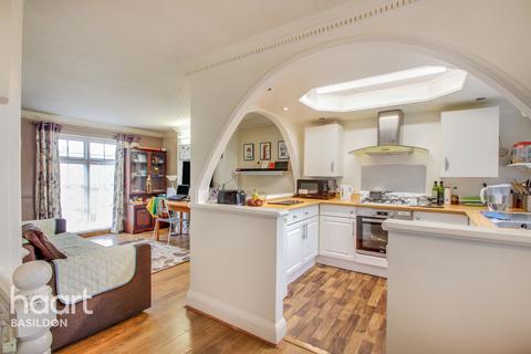 14 Brempsons, Basildon, SS14 2AZ