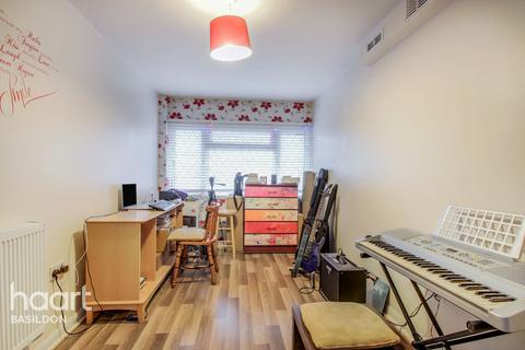 14 Brempsons, Basildon, SS14 2AZ