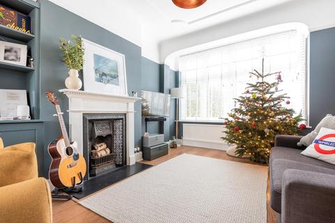 33 Abbott Avenue, London, SW20 8SG