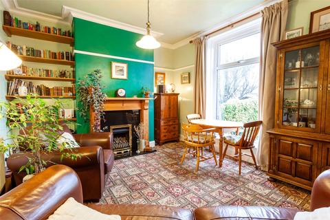 60 Adelphi Road, Huddersfield, HD3 4BB