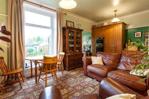 60 Adelphi Road, Huddersfield, HD3 4BB