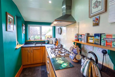60 Adelphi Road, Huddersfield, HD3 4BB