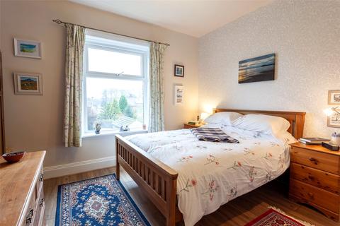 60 Adelphi Road, Huddersfield, HD3 4BB