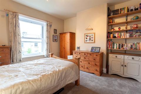 60 Adelphi Road, Huddersfield, HD3 4BB
