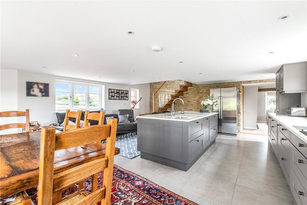 Kit/Din/Family Room