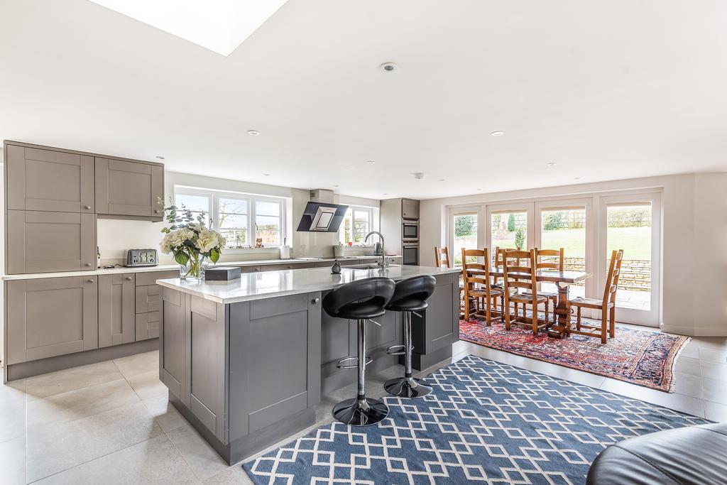 Kit/Din/Family Room