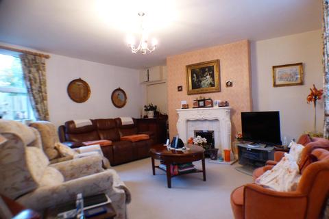 Manor Cottage, 32 Bedale Road, Aiskew, Bedale, DL8 1BN