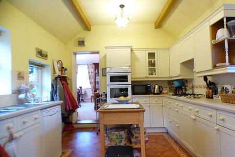 Manor Cottage, 32 Bedale Road, Aiskew, Bedale, DL8 1BN