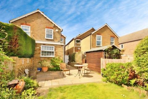2 bedroom semi-detached house for sale - Mafeking Road, Wraysbury, Staines-upon-Thames, Berkshire, TW19