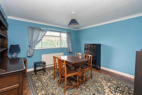 28 Croft Avenue, Dorking, RH4 1LN