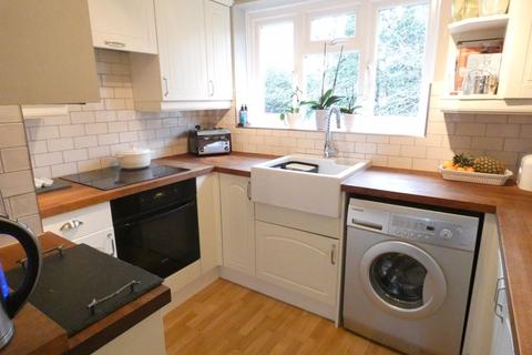 20a Farleys Close, West Horsley, Leatherhead, KT24 6NB