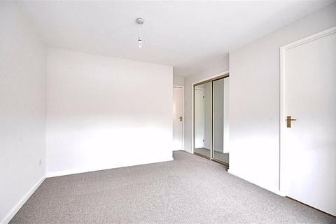 30 Broadfield Gardens, Great Meadow, Worcester, WR4 0DP