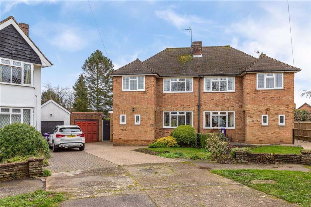 Sorrel Garth, Hitchin, Hertfordshire 3 bed semi-detached house - £750,000