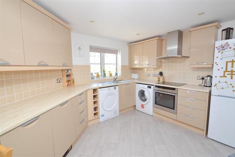 19 Eugene Way, Eastbourne, BN23 5BH