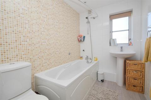 19 Eugene Way, Eastbourne, BN23 5BH