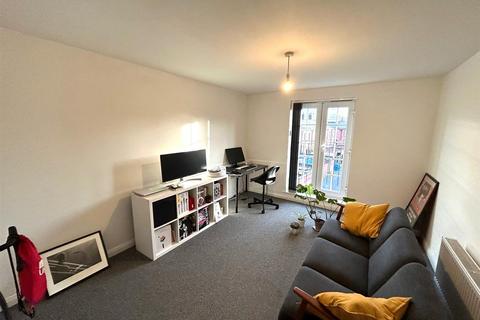 2 bedroom flat for sale, 78 Priestfields, Leigh