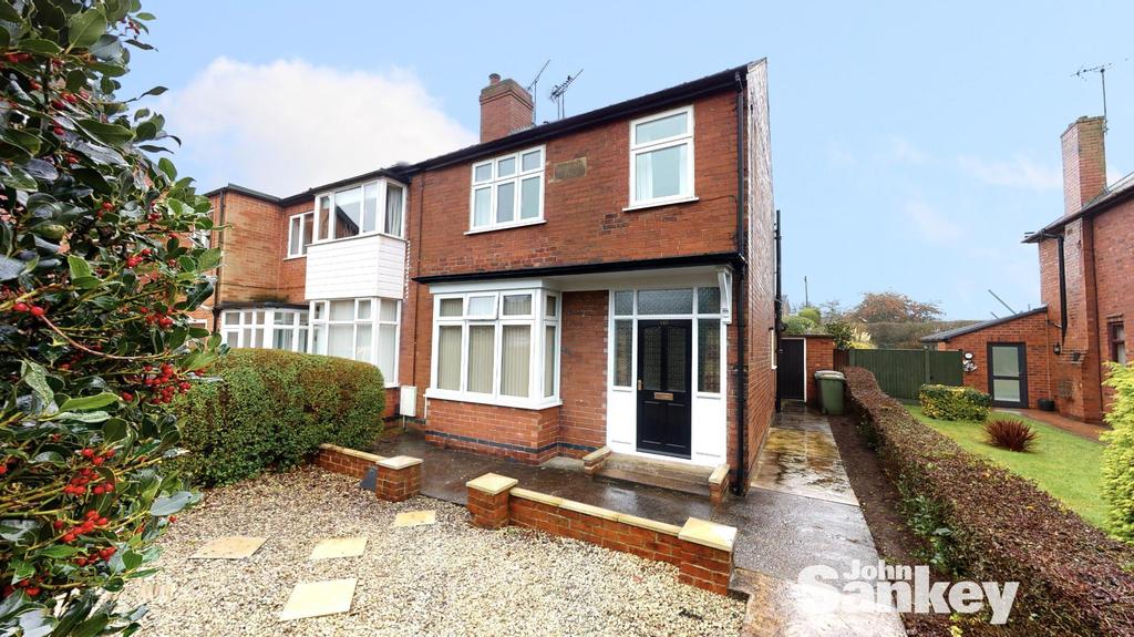 Southwell Road West, Mansfield 3 bed semidetached house £200,000