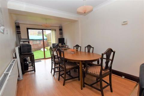 4 Farnham Drive, Caversham, Reading, RG4 6NY