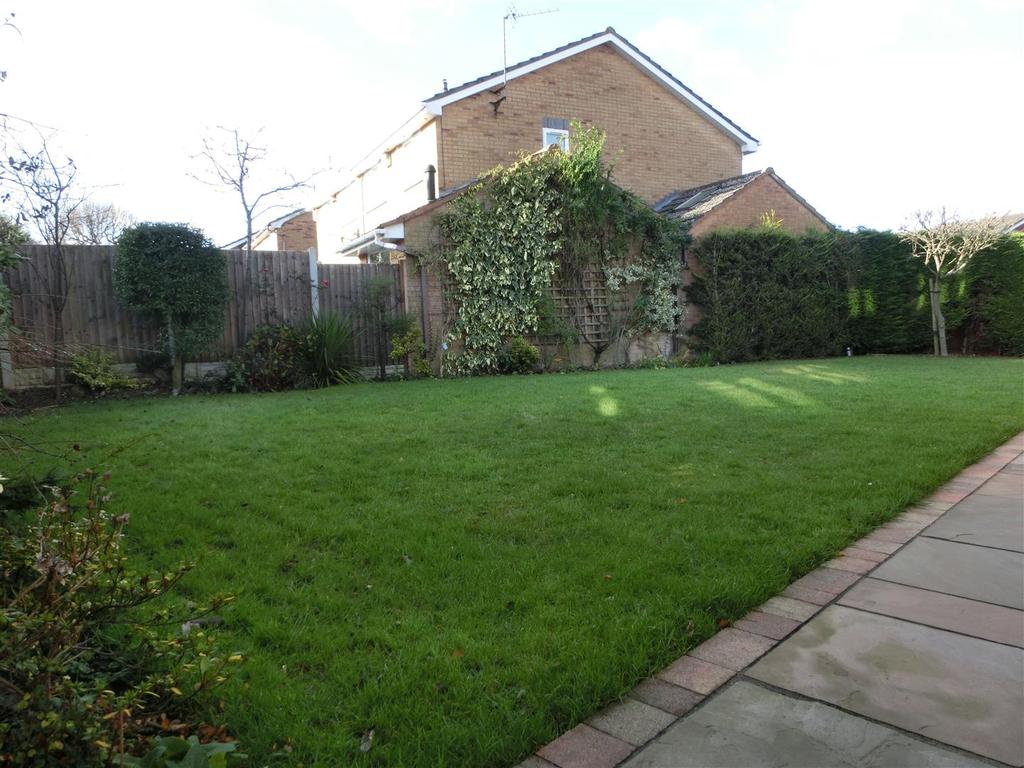 Wide rear garden