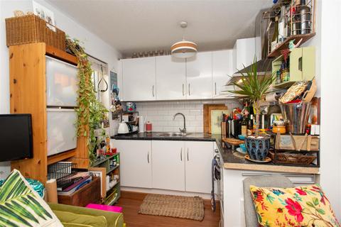 23 Doveney Close, Orpington, BR5 3WE