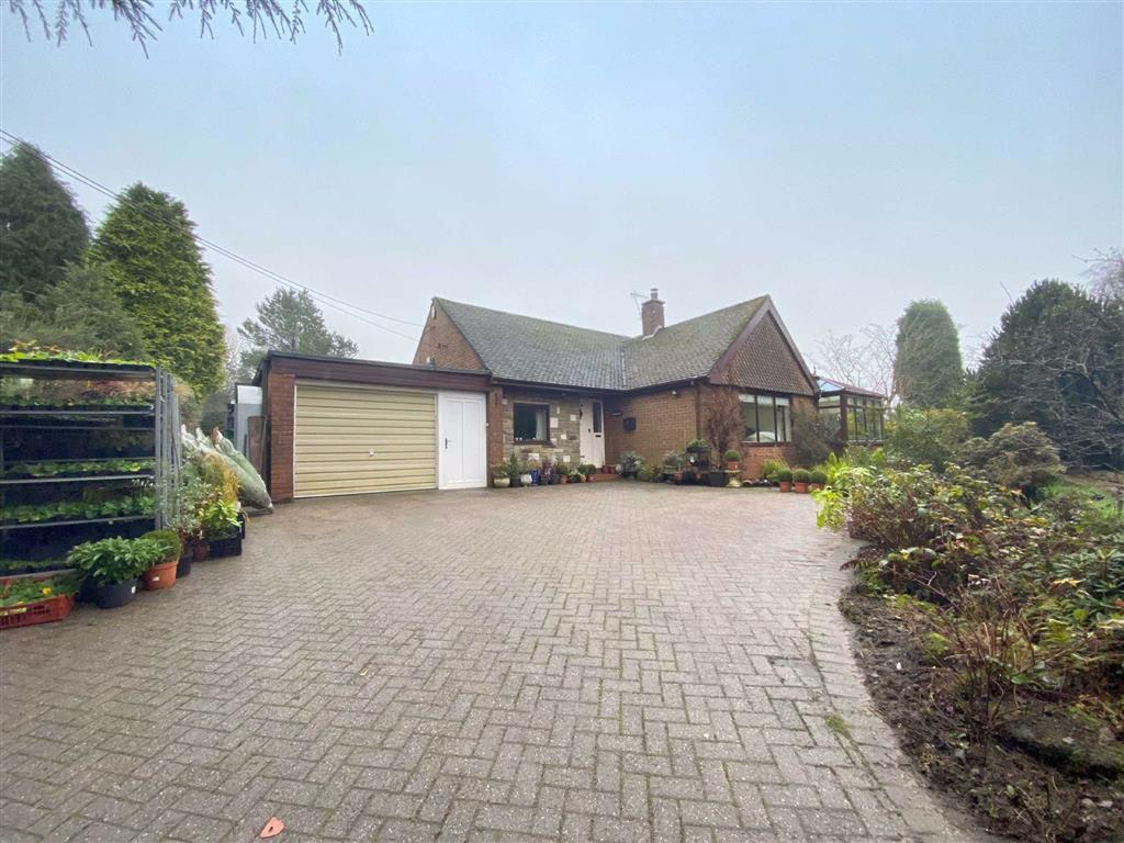 Dunwood Lane, Longsdon, Staffordshire 4 bed detached bungalow £400,000