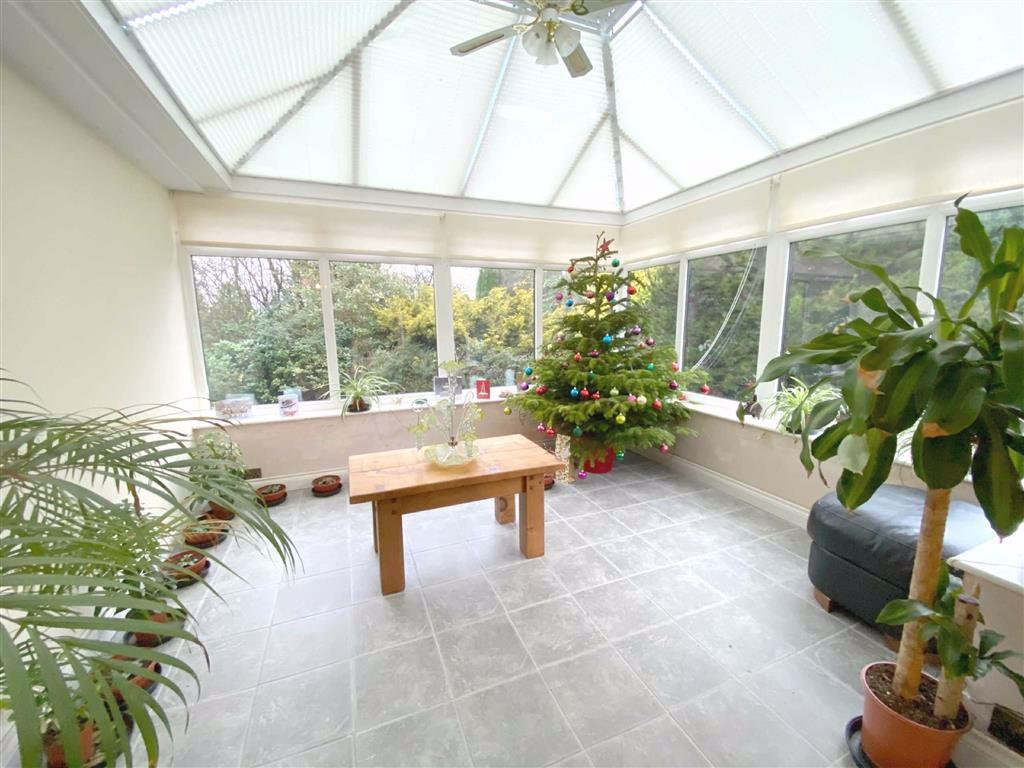 Dunwood Lane, Longsdon, Staffordshire 4 bed detached bungalow £400,000