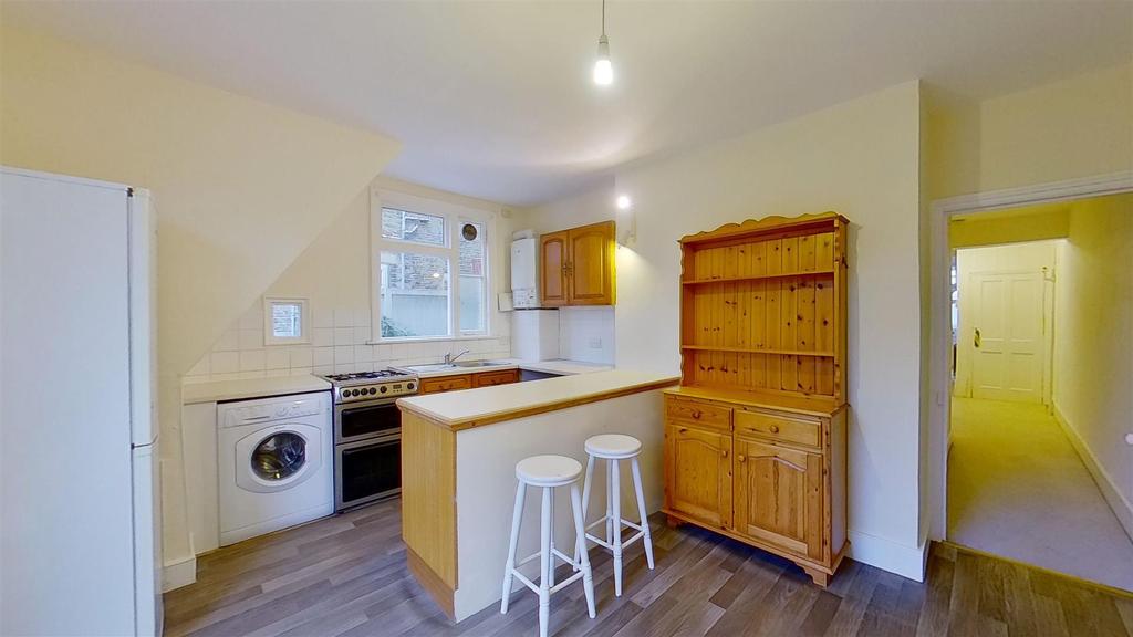 45 Quinton St Earlsfield, London 2 bed £600,000