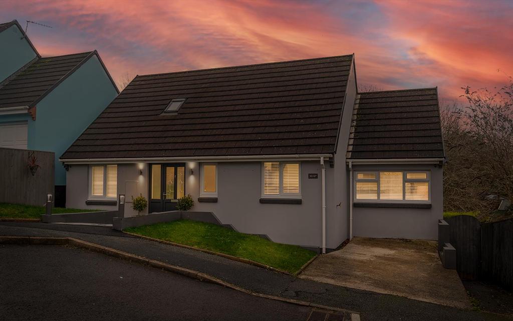 Castle High, Haverfordwest 4 bed detached bungalow for sale £200,000