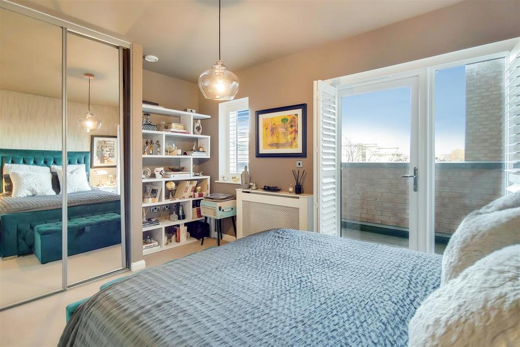 8 Main Bedroom-1.jpg
