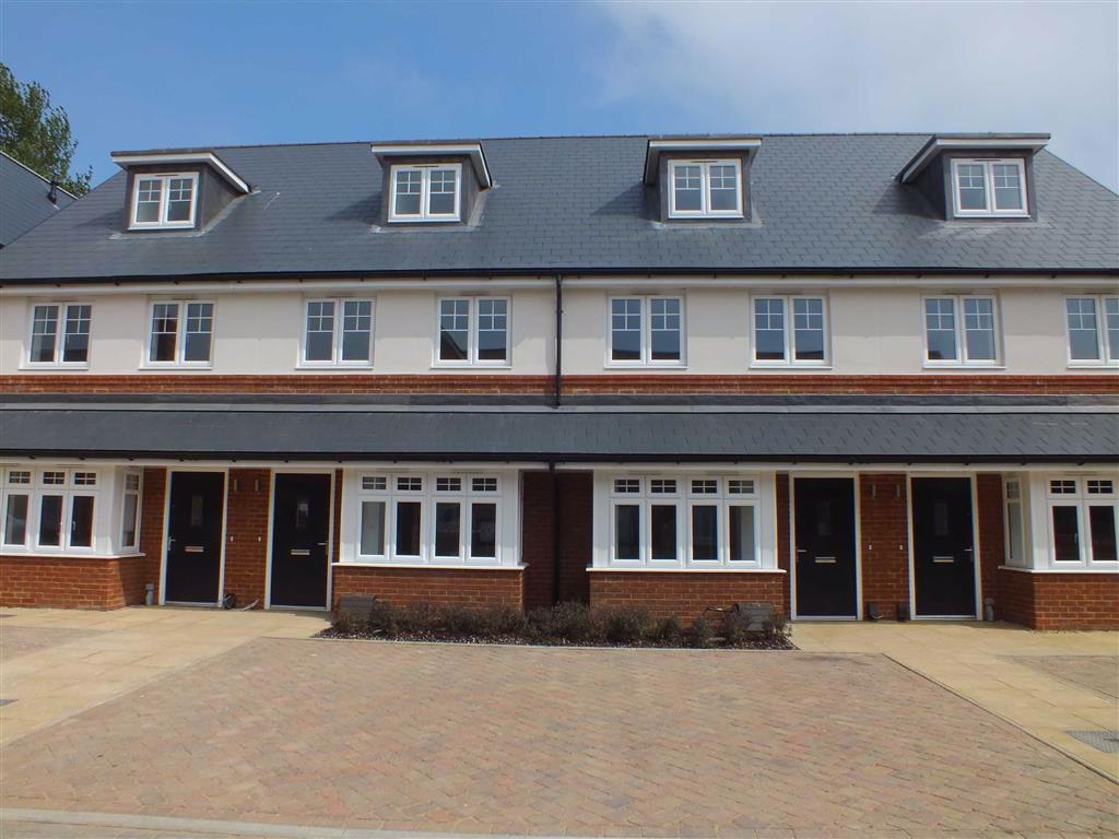 Westbrook Drive, Folkestone, Kent, CT20 3 bed terraced house £1,095