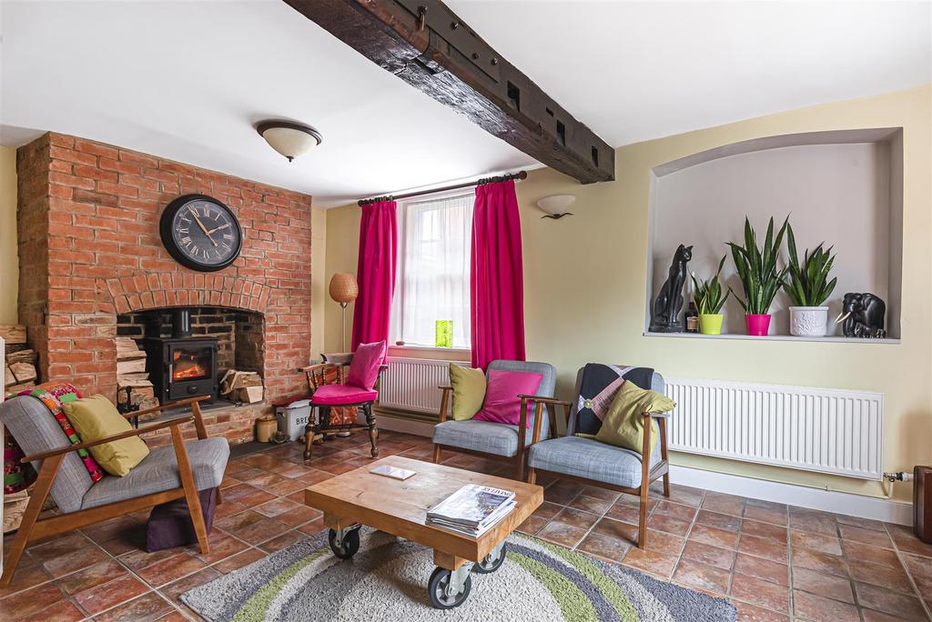 Long Street, Devizes 2 bed terraced house £210,000