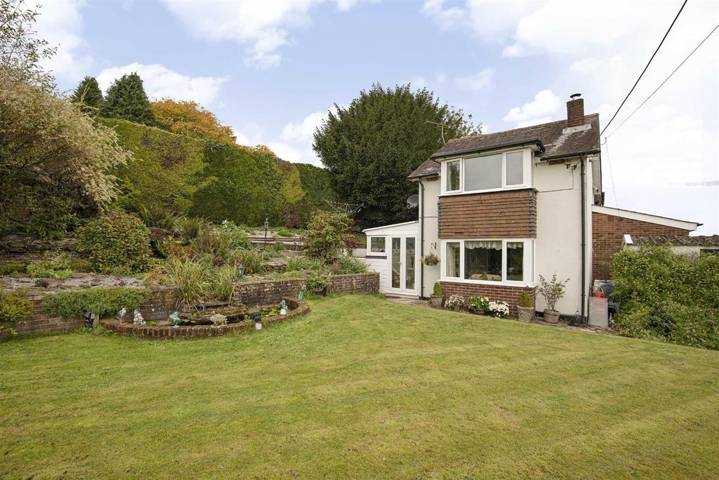 Jarvis Street, Upavon 3 bed detached house £479,000