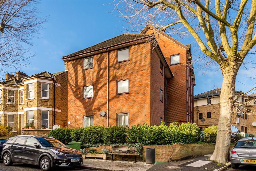3 Carrick Court-7.JPG