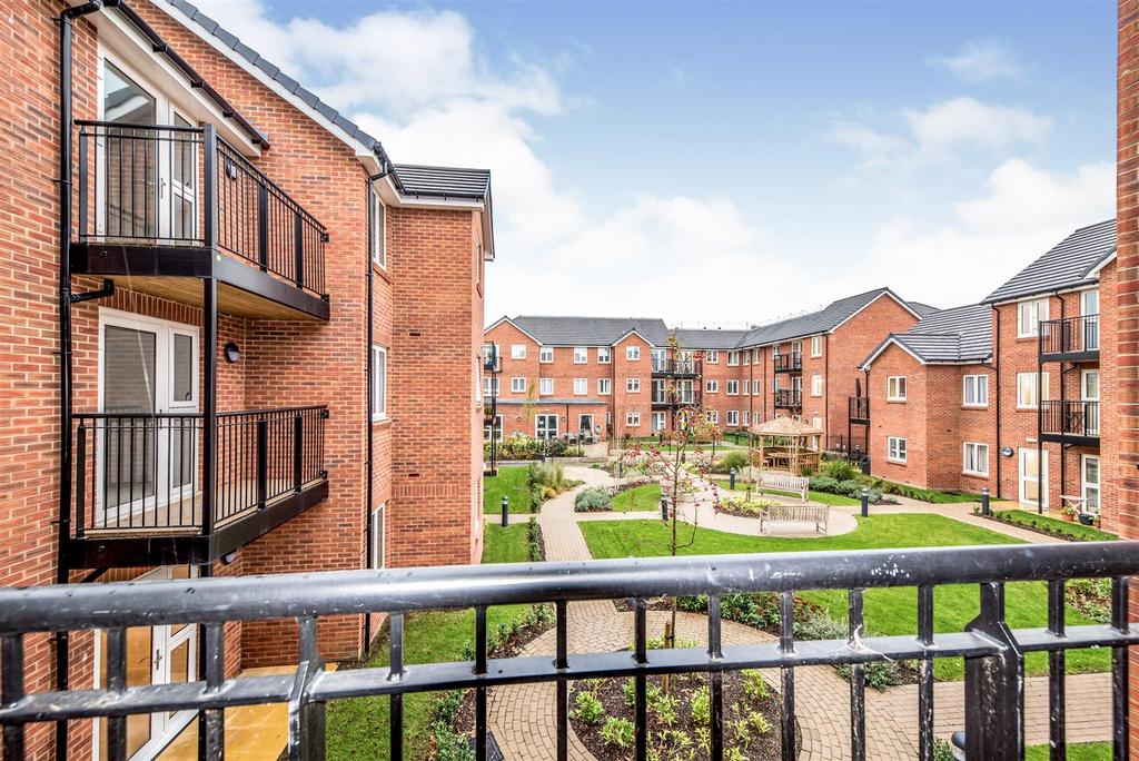 Oakhill Place, High View, Bedford, Bedfordshire, MK41 8FB 1 bed apartment £240,000