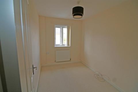 2 bedroom flat to rent, Oakfields Area
