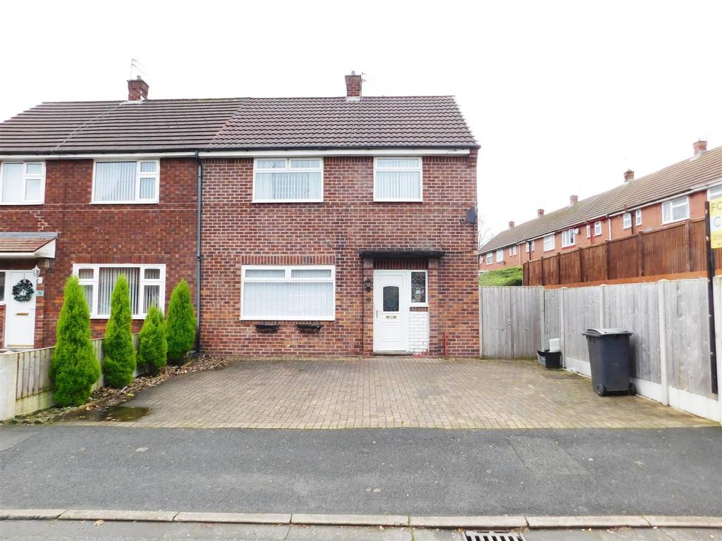 Sycamore Avenue, Chadderton, Oldham 3 bed semidetached house £170,000