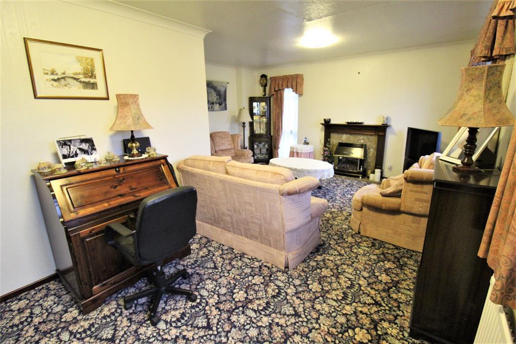 View Tree Close, Harley, Rotherham, S62 7UT 2 bed detached bungalow £