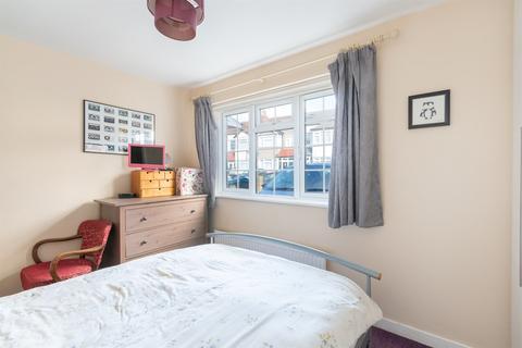 24b Warminster Way, Mitcham, CR4 1AD