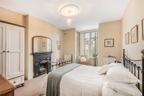 5 Willcott Road, London, W3 9QX