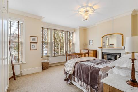 5 Willcott Road, London, W3 9QX