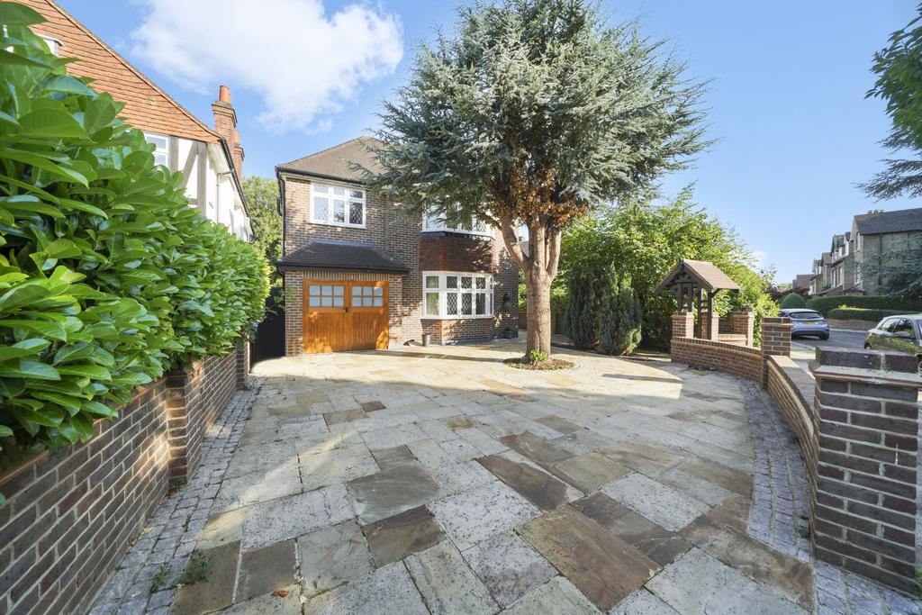 Manor Court Road, Hanwell, W7 5 bed detached house £1,450,000