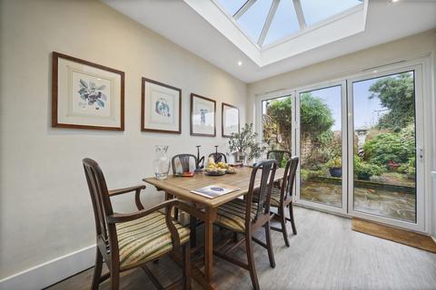 21 Station Road, London, W7 3JD