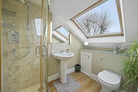 21 Station Road, London, W7 3JD