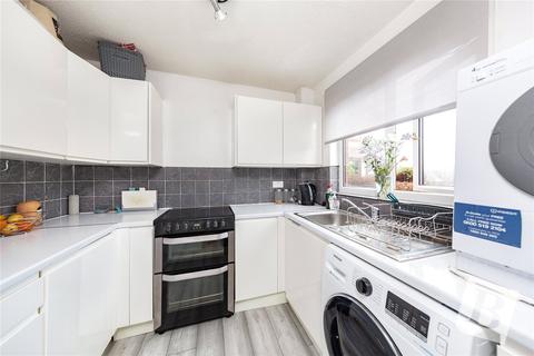 8 Sapphire Close, Dagenham, RM8 1UF