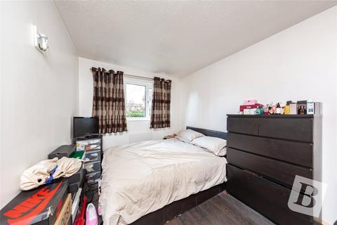 8 Sapphire Close, Dagenham, RM8 1UF