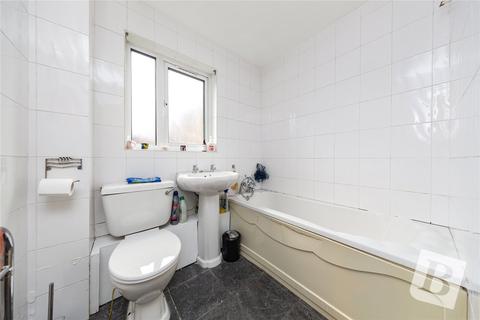 8 Sapphire Close, Dagenham, RM8 1UF