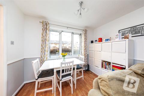 8 Sapphire Close, Dagenham, RM8 1UF
