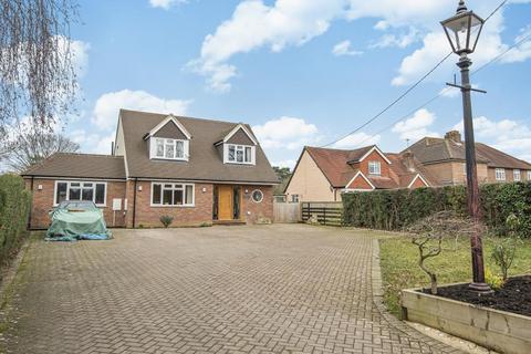 5 bedroom detached bungalow to rent, Bellingdon,  Chesham,  HP5